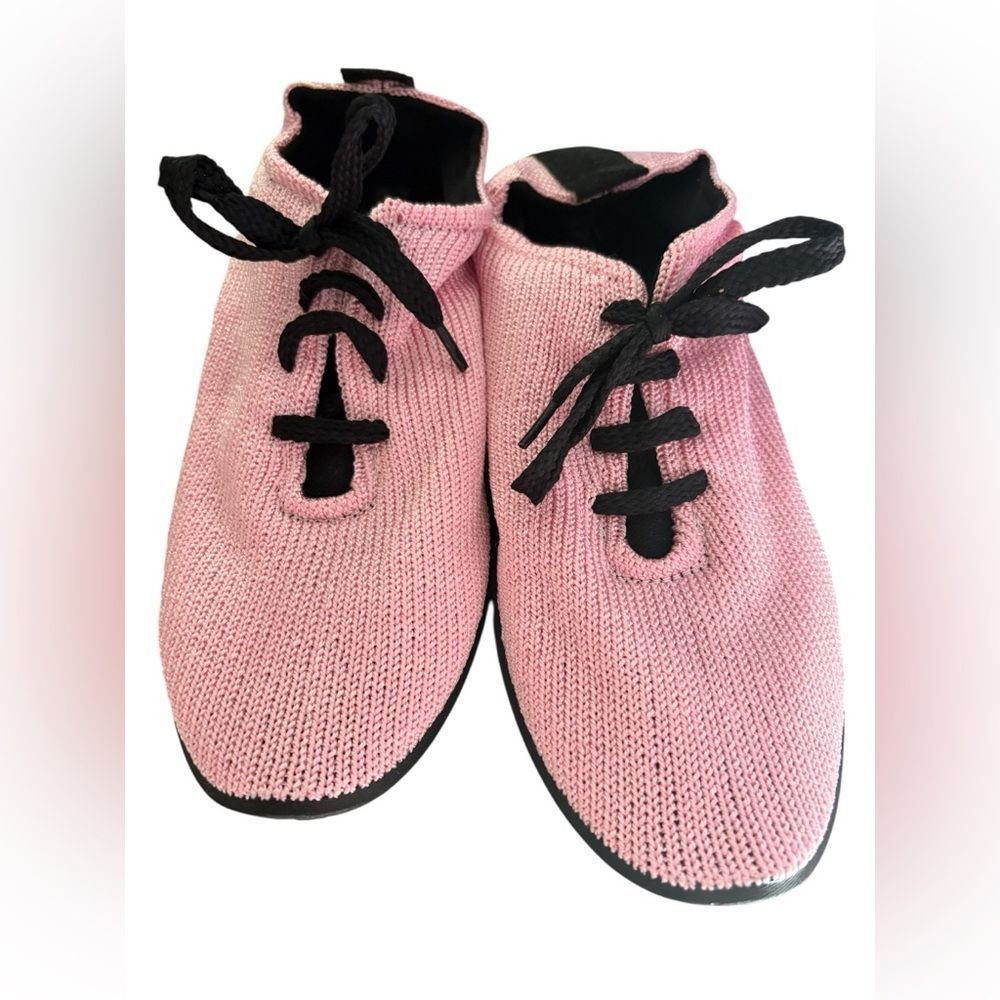 ARCOPEDICO LS LACE UP SHOES IN BARBIE PINK, sz43